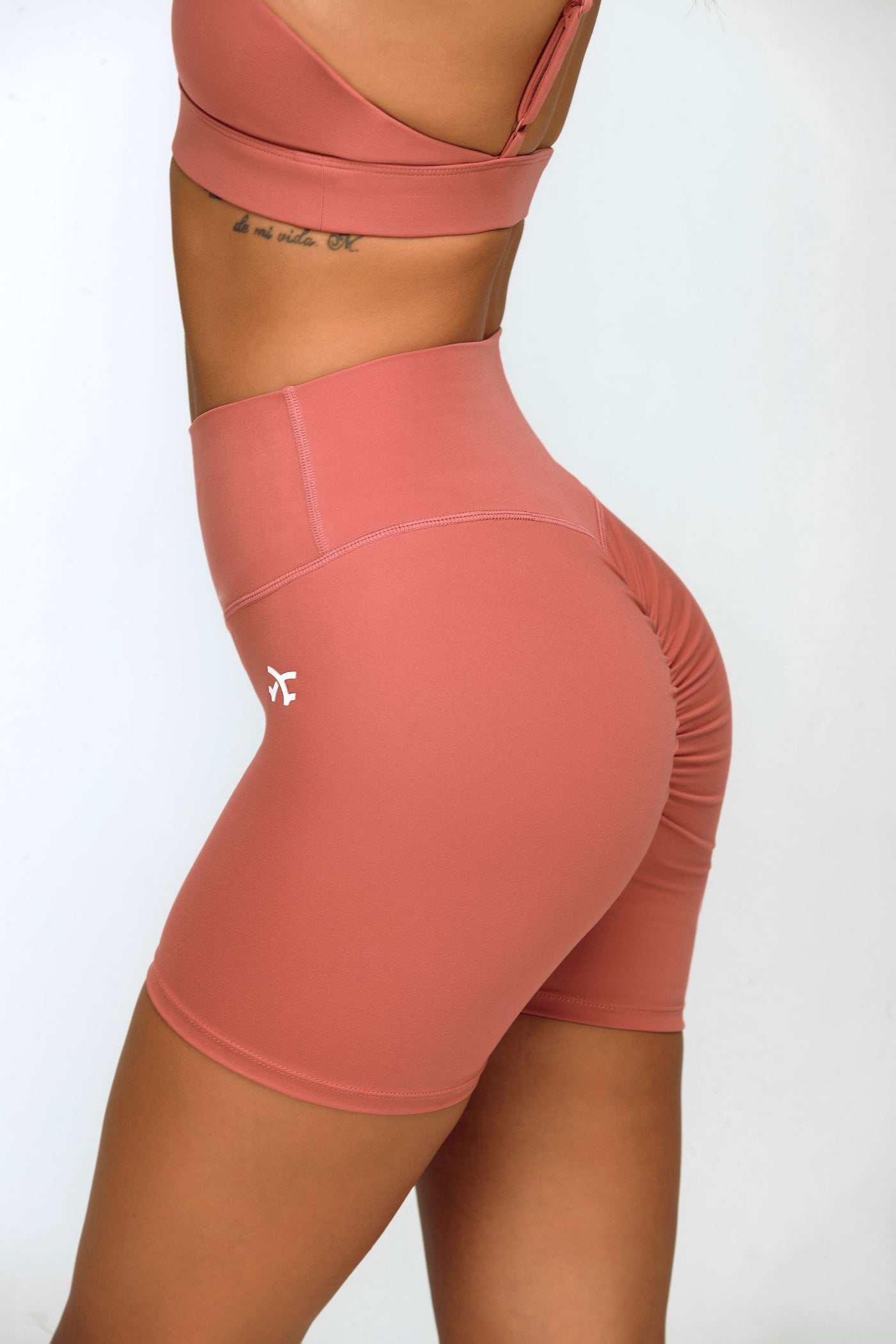 CONTOUR SCRUNCH SHORTS